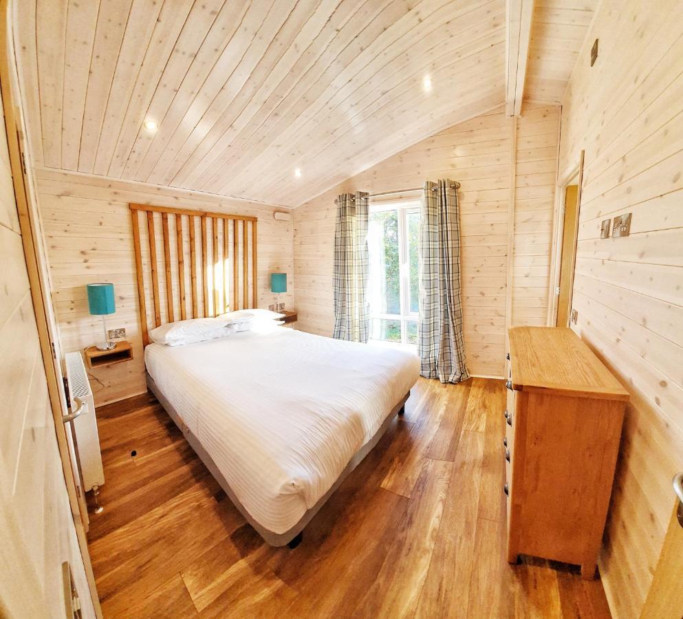 Skyline Lodge Loch Lomond Castle Lodges Balloch Εξωτερικό φωτογραφία